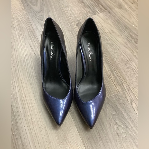 Michael Antonio Pumps - Picture 2 of 3